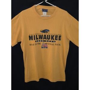 University Wisconsin‎ Milwaukee Panthers 2005 Vintage NCAA Final Four T-Shirt M
